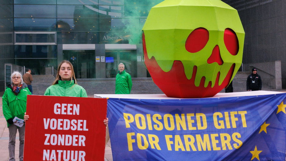 Projekt listy unijnych priorytetów, który wyciekł do mediów, wywołał protesty Greenpeace'u w Brukseli