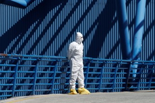 Mycie rąk a tragedia wspólnego pastwiska. Dlaczego sytuację zagrożenia traktujemy jako chwilowe odchylenie od normalności?