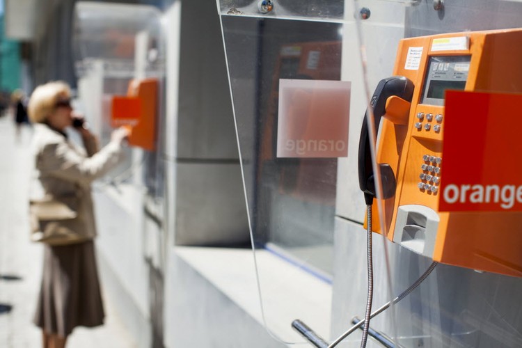 <strong> Orange</strong><br /><br />

Kolejna usługa to Odbieraj bez ograniczeń w UE<br /><br />

Otrzymujesz 500 minut na połączenia odbierane w roamingu w Strefie 1<br /><br />
    
Jednorazowa opłata aktywacyjna wynosi 5 zł<br /><br />