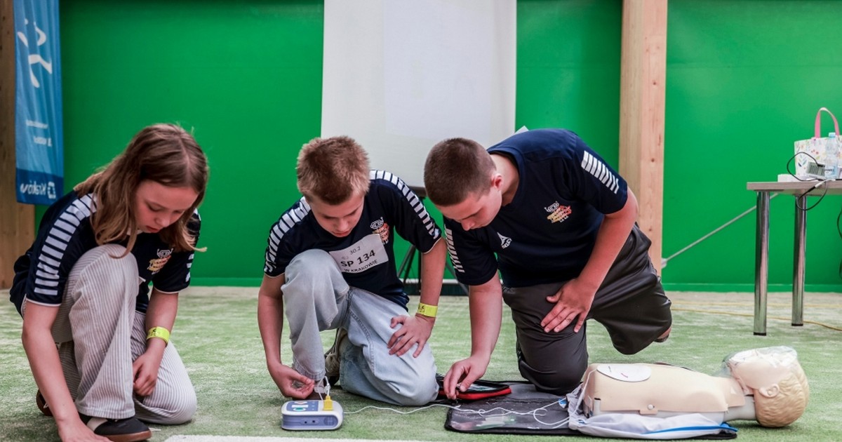 Krakowscy uczniowie uczą się jak ratować życie