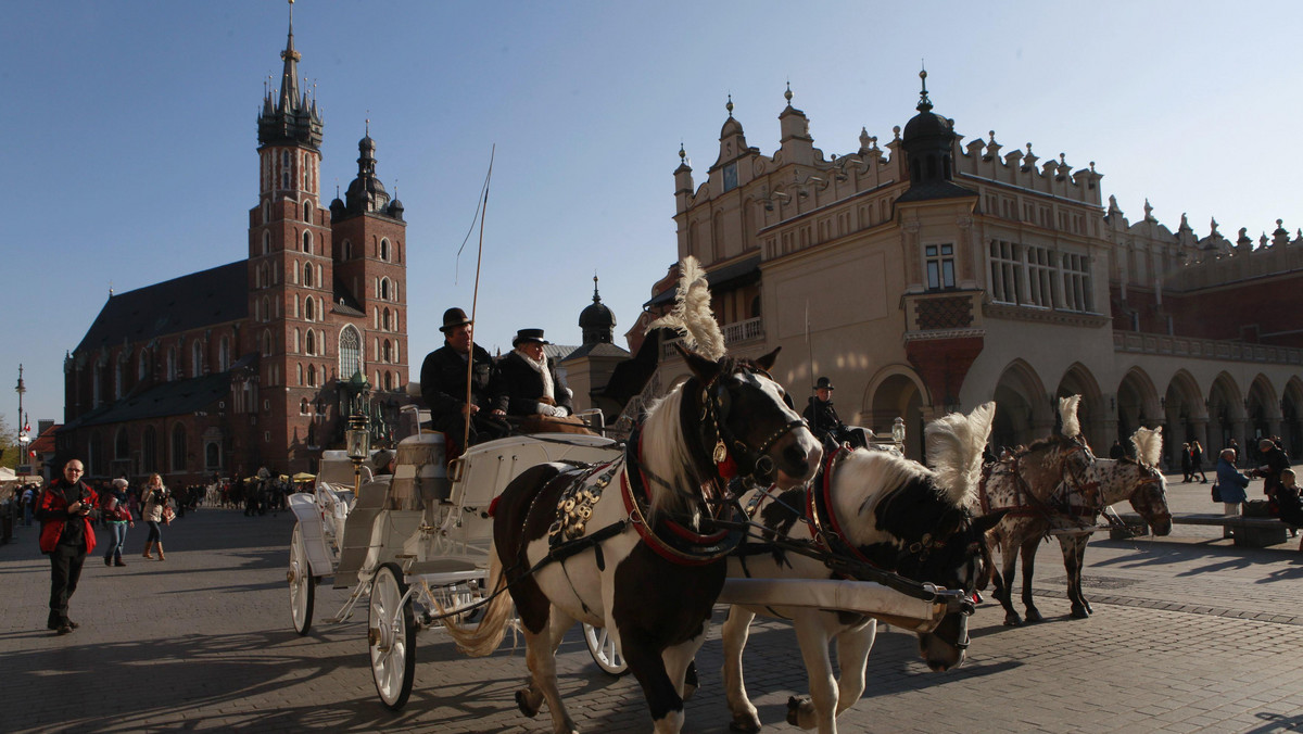 Krakowianie będą mogli pomóc przy organizacji mistrzostw Europy oraz kibicom drużyn Anglii, Włoch i Holandii, którzy przyjadą pod Wawel.