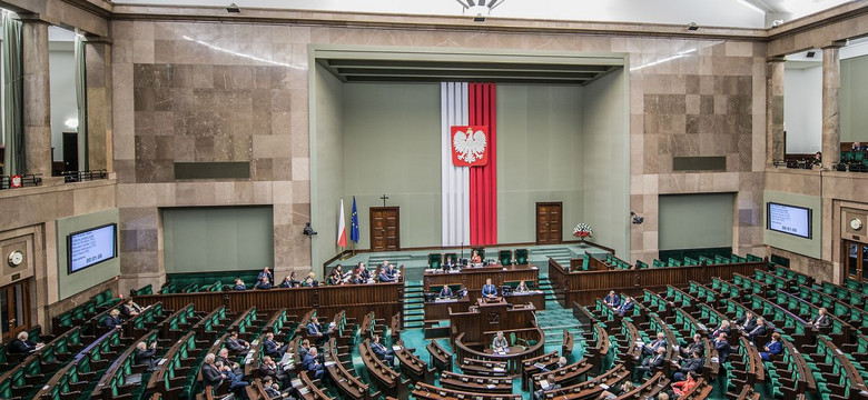 PO-KO chce dokończyć posiedzenie w ciągu 10 dni. "To wielki test dla marszałek Sejmu"