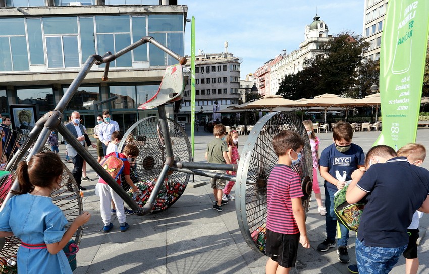 Tricikl je postavljen na Trgu republike
