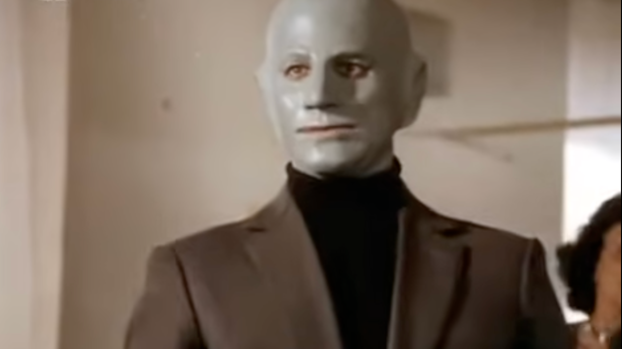 Český herec František Peterka ako Fantomas v seriáli Arabela.