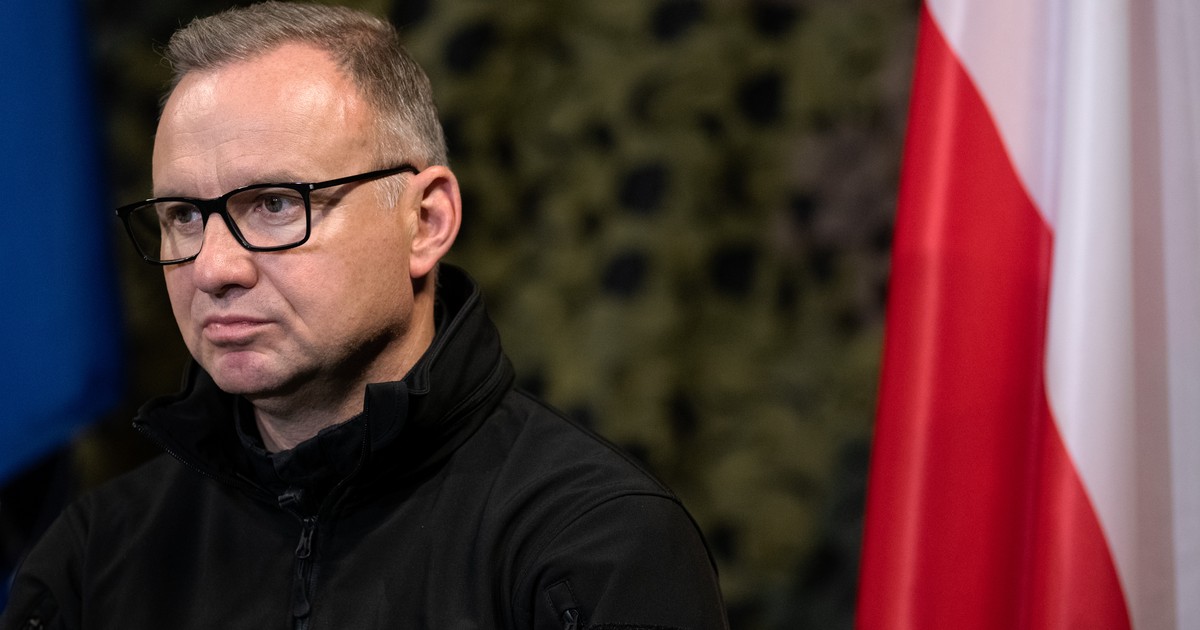 To była tajemnica do samego końca. W PiS zaskoczeni autobiografią Dudy