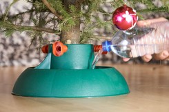 Jak dbać o żywą choinkę, by przetrwała święta? O tych zasadach musisz bezwzględnie pamiętać