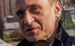 Kukiz namawia premiera na więcej polskiej muzyki w mediach publicznych