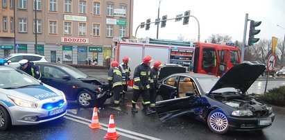 Wypadek w centrum miasta. Są ranni!