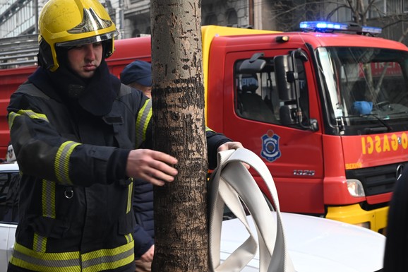 Izbio požar na Zvezdari: Vatra buknula u kancelariji punoj elektronike