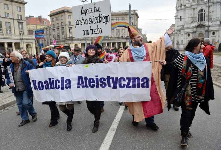 MANIFA W WARSZAWIE pod hasłem 'Wszystkie jesteśmy u siebie'