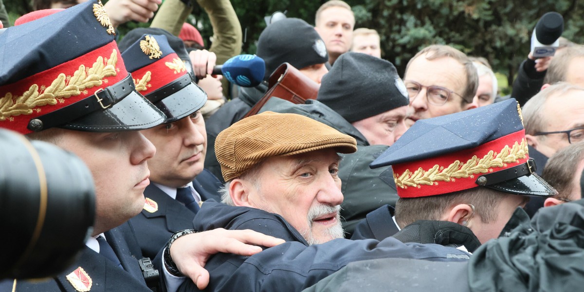 Antoni Macierewicz jest jednym z posłów, których ukarania chce Szymon Hołownia