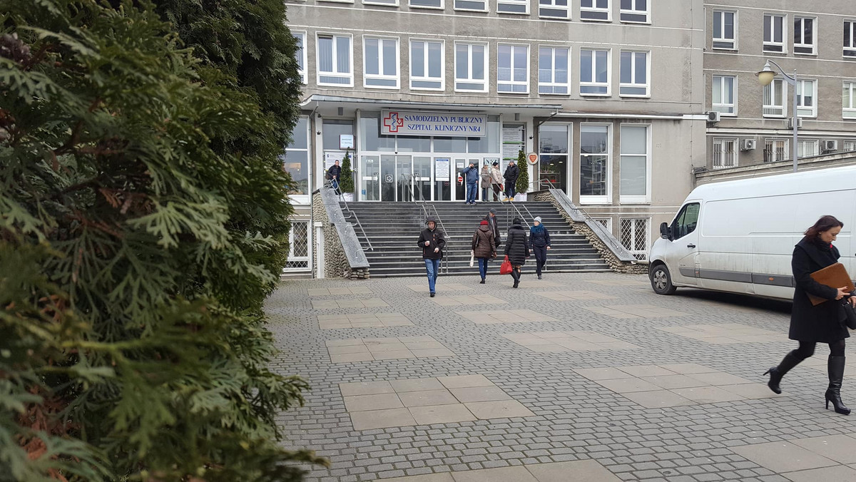 Aż 23 anestezjologów z Samodzielnego Publicznego Szpitala Klinicznego Nr 4 w Lublinie nie przedłużyło kontraktów na 2018 rok. W związku z tym w szpitalu wykonywane są tylko najpilniejsze operacje. Trwają negocjacje z dyrekcją placówki.