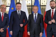 Liderzy opozycji przed spotkaniem z Andrzejem Dudą. Od lewej: Włodzimierz Czarzasty, Szymon Hołownia, Donald Tusk i Władysław Kosiniak-Kamysz. 24.10.2023 r.