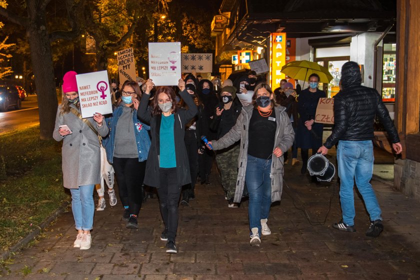 Protest przeciwko zaostrzeniu prawa antyaborcyjnego oraz rzadom Prawa i Sprawiedliwosci. Manifestowa