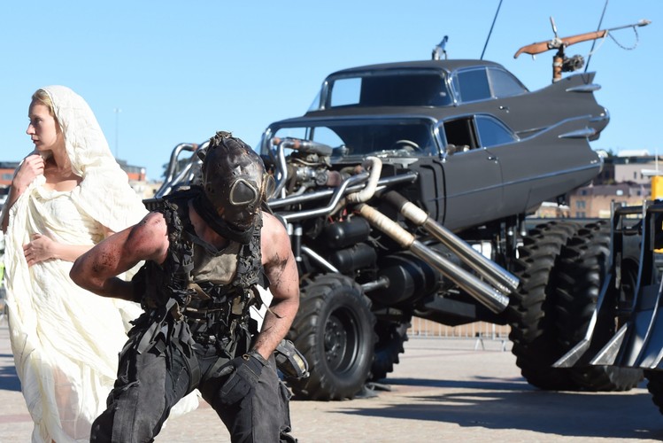 Ludzie Mad Maksa wjechali na ulice Sydney