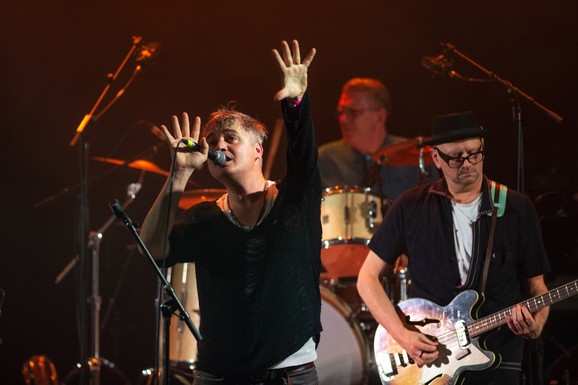 Zanimljivosti o Pitu Doertiju koji nastupa u Beogradu: Od krvavih slika i prijateljstva sa Ejmi Vjnhaus do ljubtelja vina i sira