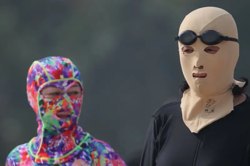 Facekini chroni twarz i dekolt