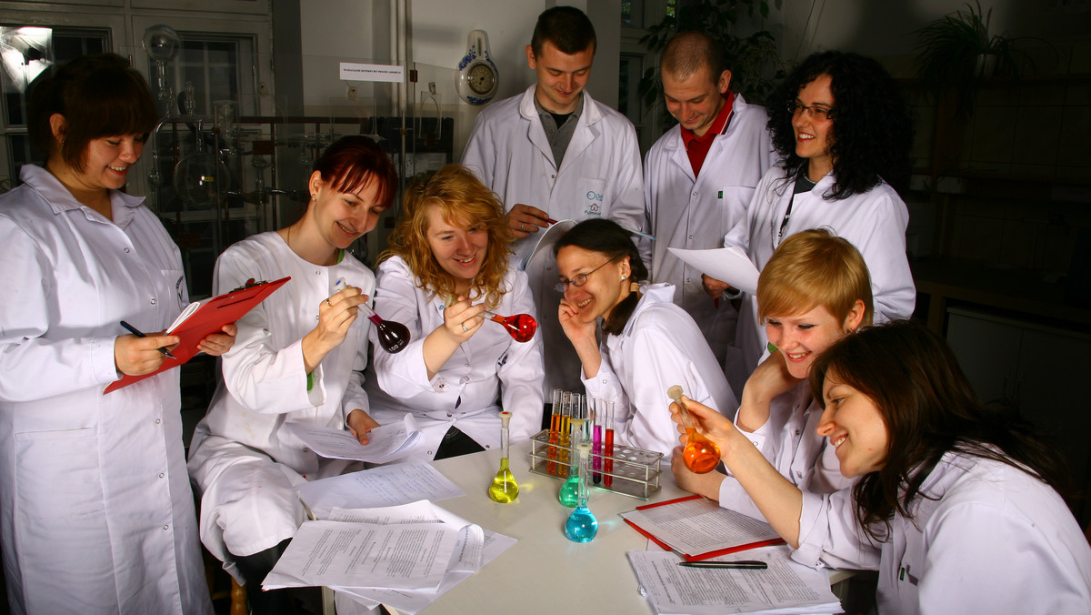 Nowość na Uniwersytecie Gdańskim - Wydział Chemii UG jako pierwszy w Polsce może pochwalić się uprawnieniami do nadawania stopnia doktora w dyscyplinie ochrona środowiska.