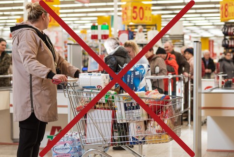 Kolejne restrykcje w grze. Tylko 4 niedziele handlowe w roku i poważne zmiany w soboty. Sejm rozpatrzy petycję o zaostrzeniu zakazu handlu