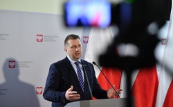 Będą ewolucyjne zmiany w kanonie lektur. Czarnek: Mała świadomość dziedzictwa Jana Pawła II