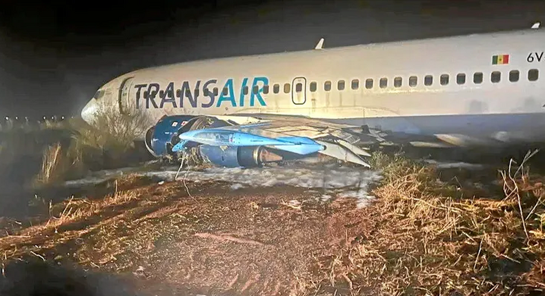 un Boeing 737300 affrété auprès d'une compagnie privée Transair et en partance pour Bamako a fait une sortie de piste ce jeudi 9 mai 2024 vers 01H00 du matin
