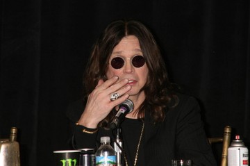 Valóban meghalt Ozzy Osbourne? Álhírek és hamisított videók borzolják a rajongók idegeit