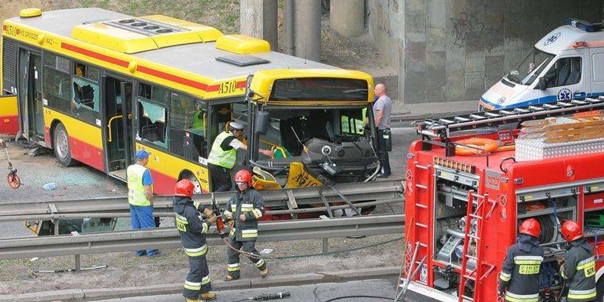 Masakra w stolicy! Autobus z dziećmi spadł ze skarpy!