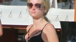 
Lottie Moss wygrzewała się w bikini