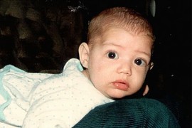 Majka ga je po rođenju stavila u plastičnu kesu sa sve posteljicom i OSTAVILA U JAVNOM TOALETU - 40 godina kasnije POŽELEO JE DA JE UPOZNA