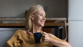 Kiedy pić kawę, by żyć dłużej? Naukowcy ustalili optymalną godzinę