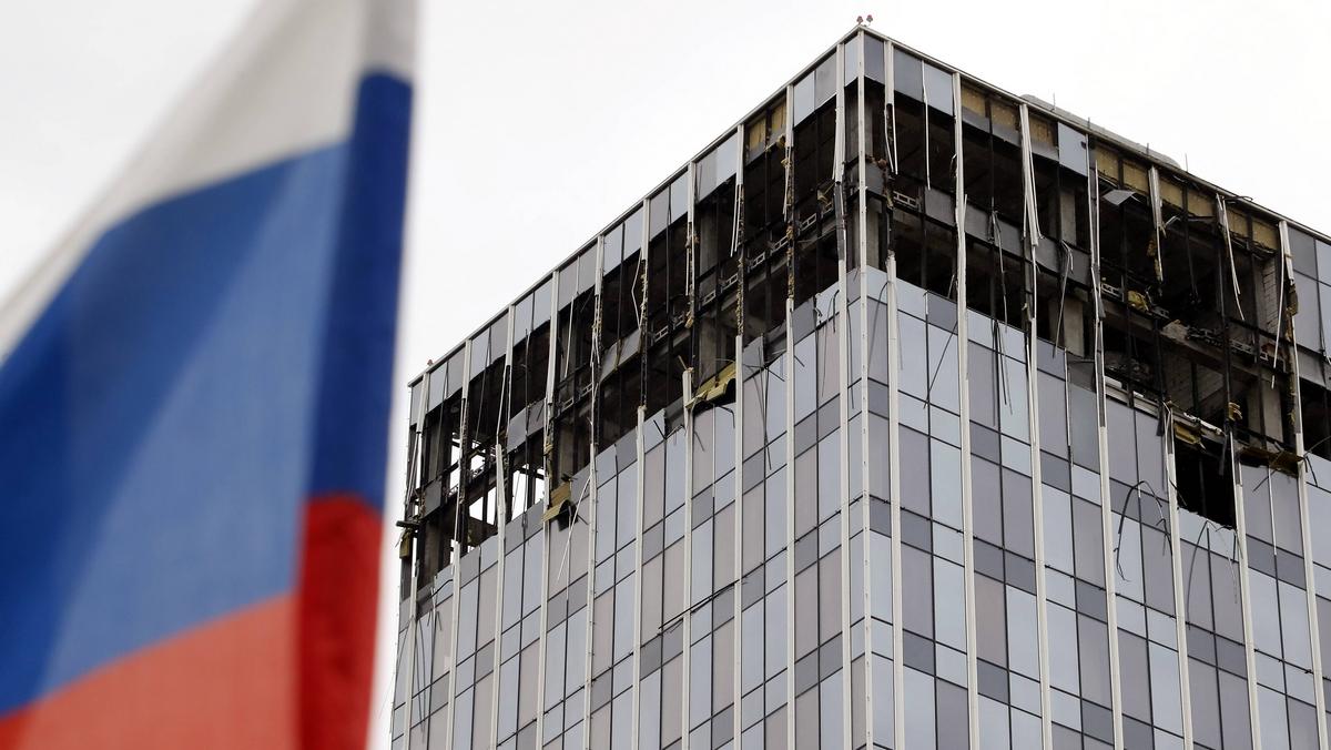 Uszkodzony budynek po ataku ukraińskiego drona w Moskwie. 24 lipca 2023 r.