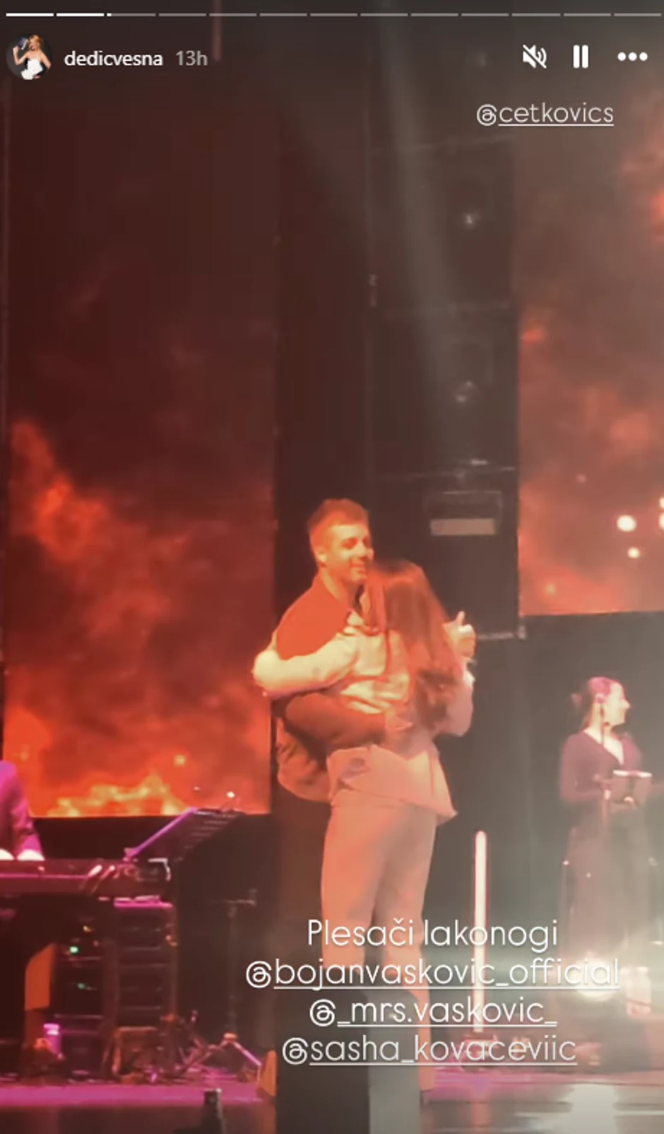 Bojan i Aleksandra plešu na koncertu Sergeja Ćetkovića