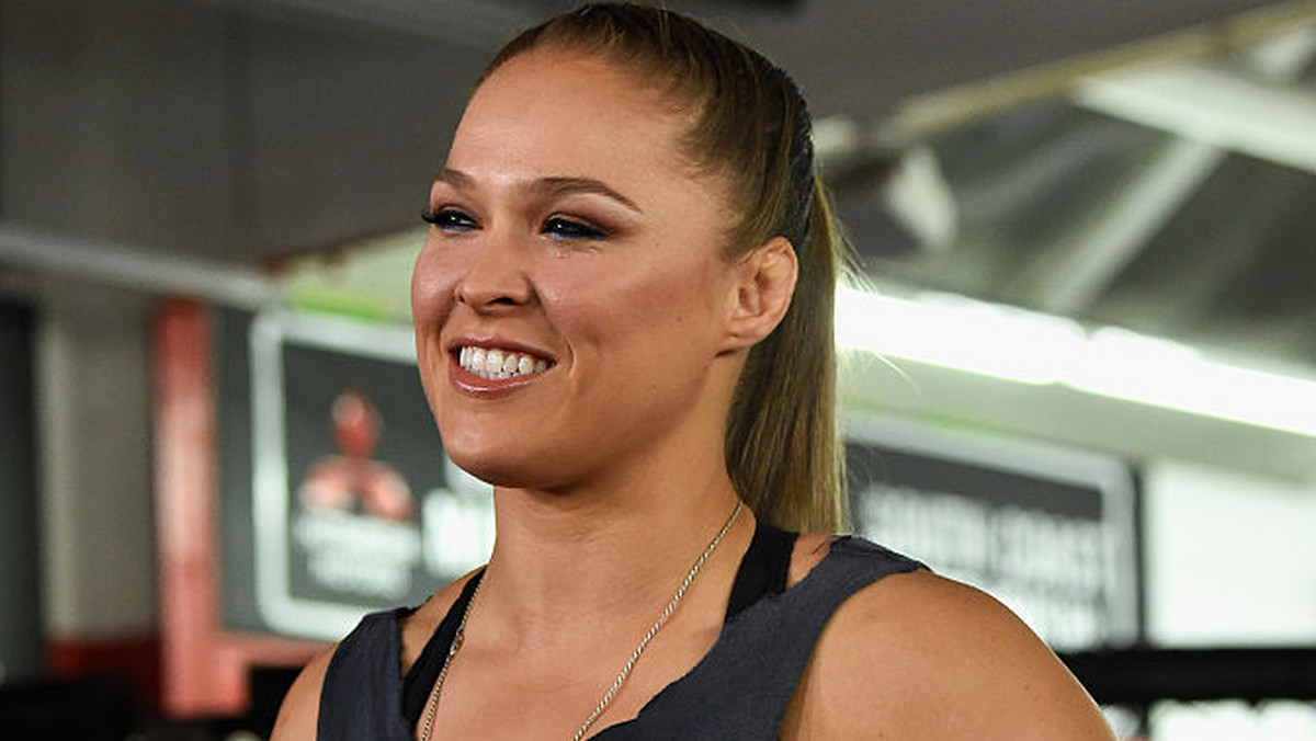 Ronda Rousey jest jedną z legend organizacji UFC, jednak po ostatniej porażce z Holly Holm jeszcze nie pojawiła się w ringu i nie wiadomo, jak potoczy się jej dalsza kariera. Na brak propozycji nie będzie mogła jednak narzekać.