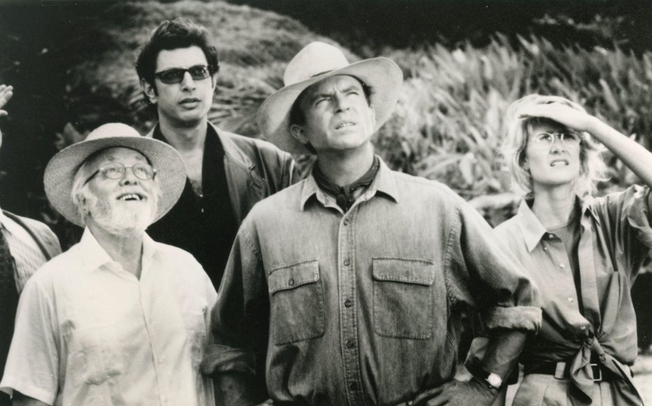 Richard Attenborough, Sam Neill, Jeff Goldblum i Laura Dern w filmie "Park Jurajski" z 1993 r.