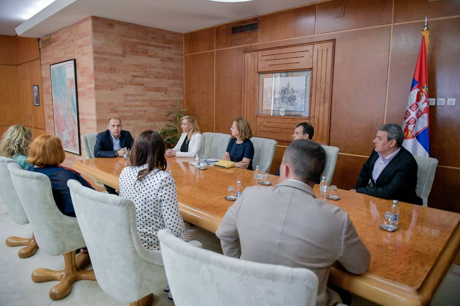 Ministar zdravlja sa direktorima ustanova