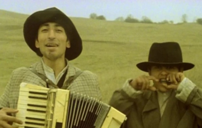 Scene iz filma "Ko to tamo peva"