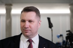 Czarnek zaszalał. "Poprzednicy wydali połowę naszego budżetu na najbliższe trzy lata"