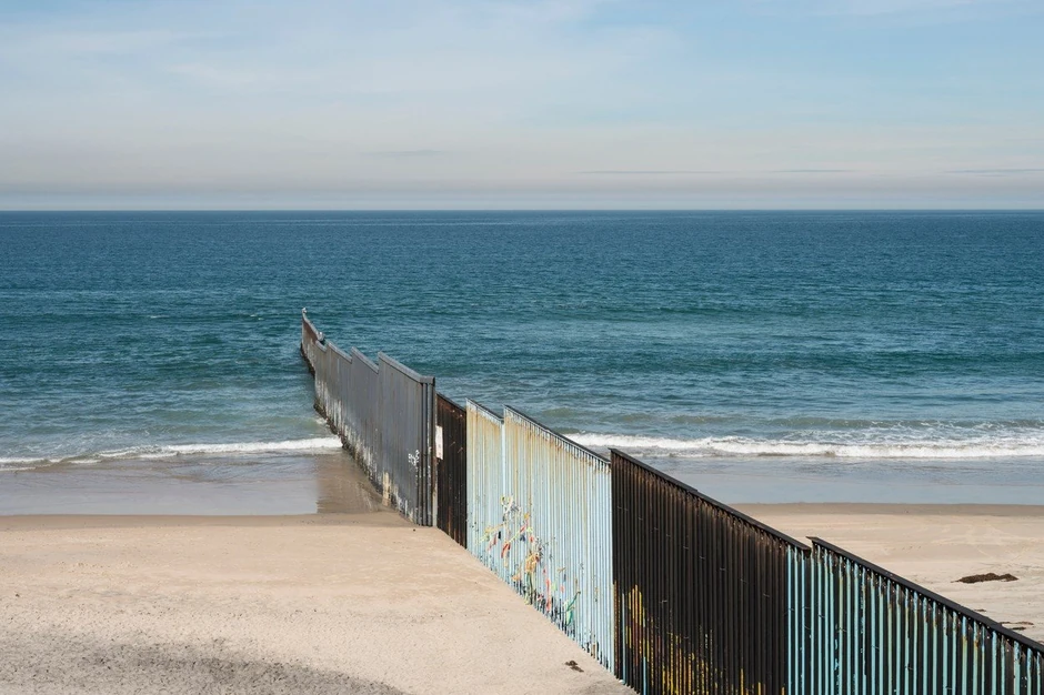 Zid kod Tihuane ulazi u Pacifički okean