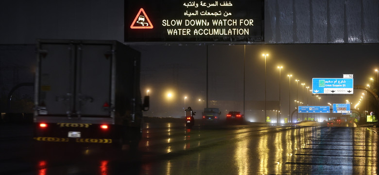 Dubaj znów nawiedziły katastrofalne opady. Loty odwołane, szkoły i biura zamknięte