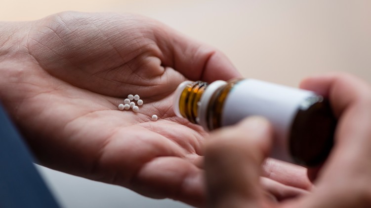 homeopátia, természetes gyógyszer, étrend-kiegészítő, Dobson Szabolcs