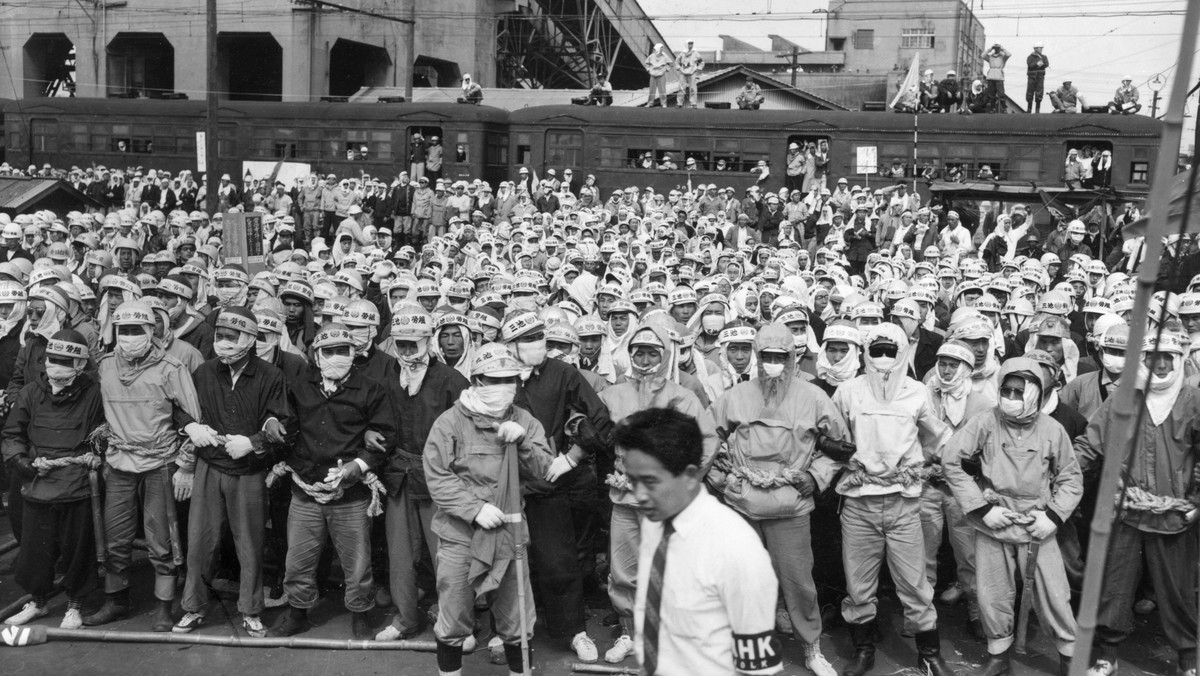 50 lat temu, w odstępie paru godzin, na wschodzie i zachodzie kraju doszło do dwóch straszliwych katastrof. Jedna była zbiegiem tragicznych okoliczności, drugiej można było uniknąć.