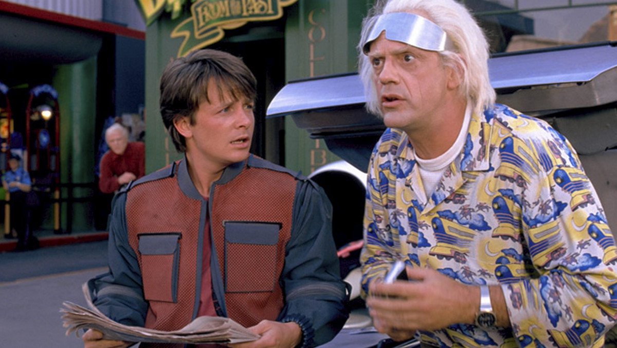 Rok 2015 jest dla fanów "Powrotu do przyszłości" wyjątkowy. To w czasy nam współczesne przeniósł się przecież Marty swoim DeLoreanem. Ile z filmowego świata mamy dziś na co dzień? Całkiem sporo...