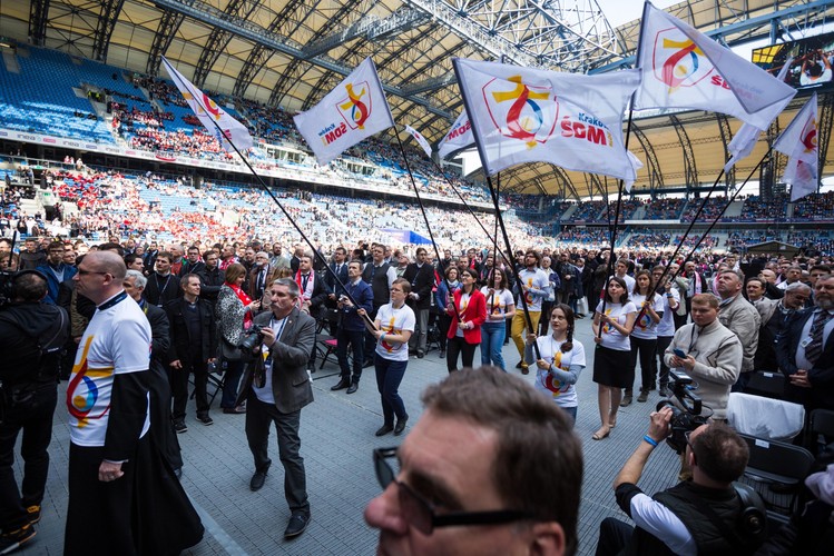 Spotkanie ewangelizacyjne na stadionie