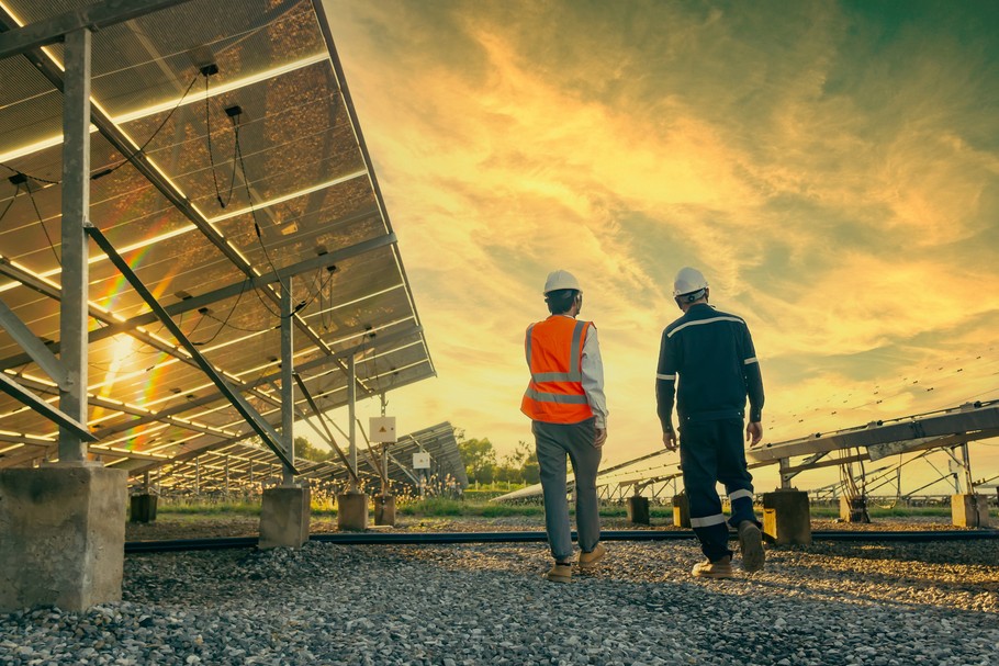 Największe zapotrzebowanie na pracowników w pierwszym kwartale 2024 roku sygnalizują w Polsce przedsiębiorstwa z branż energetycznej i usług komunalnych — wynika z najnowszych badań ManpowerGroup