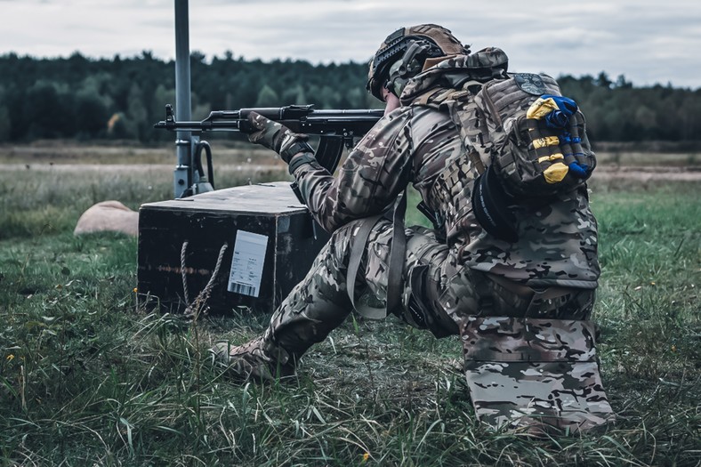 Jednym z zarzutów było to ze szkolenie dotyczyło głównie podstawowego strzelania.