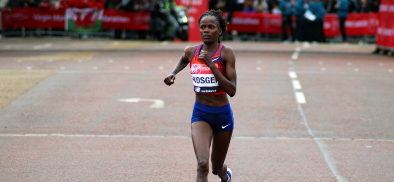 Brigid Kosgei wynikiem 2:14.04 ustanowiła rekord świata w maratonie