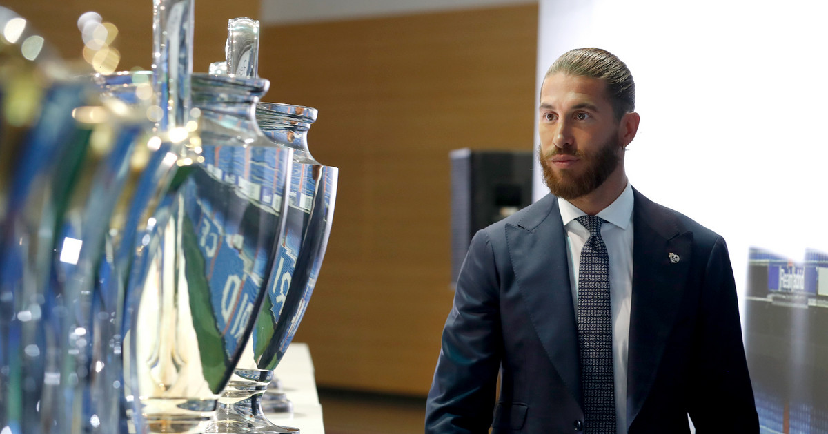 transferencias.  Sergio Ramos habla con el Paris Saint-Germain.  ¿Conseguirá el español un contrato por un año?