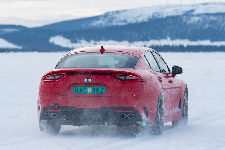 Kia Stinger – testy zimowe w Laponii