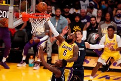Liga NBA. Zmiany w składzie nie pomogły. Lakers znów przegrali
