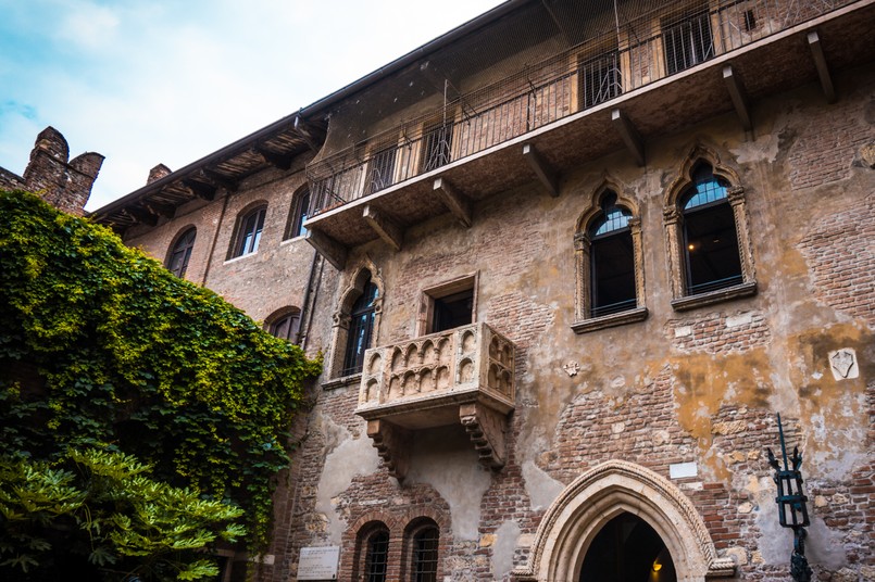 Balcony,Of,Romeo,And,Juliet,In,Verona,,Italy.,Romeo,And